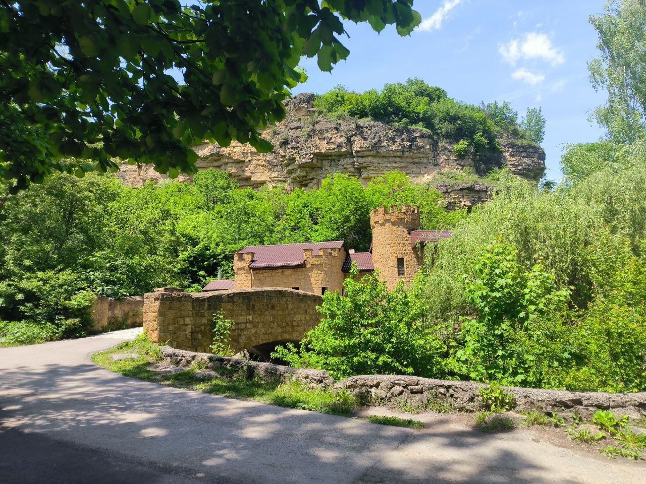 Скала «Замок коварства и любви» взята под охрану