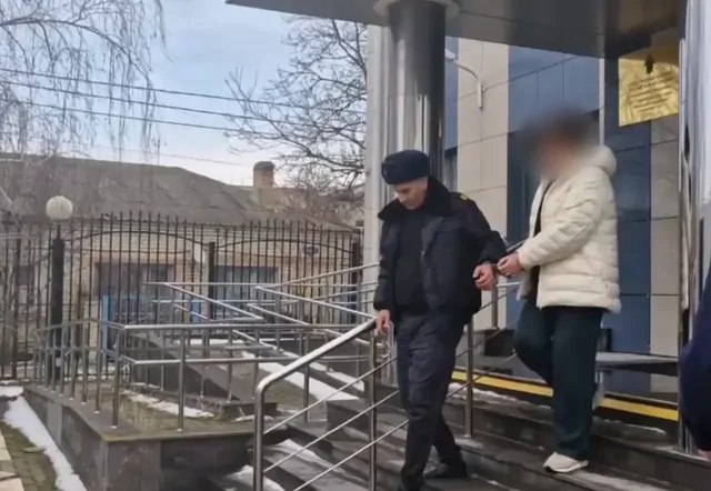 На Ставрополье чиновница требовала от подчиненных переводить премии дочери