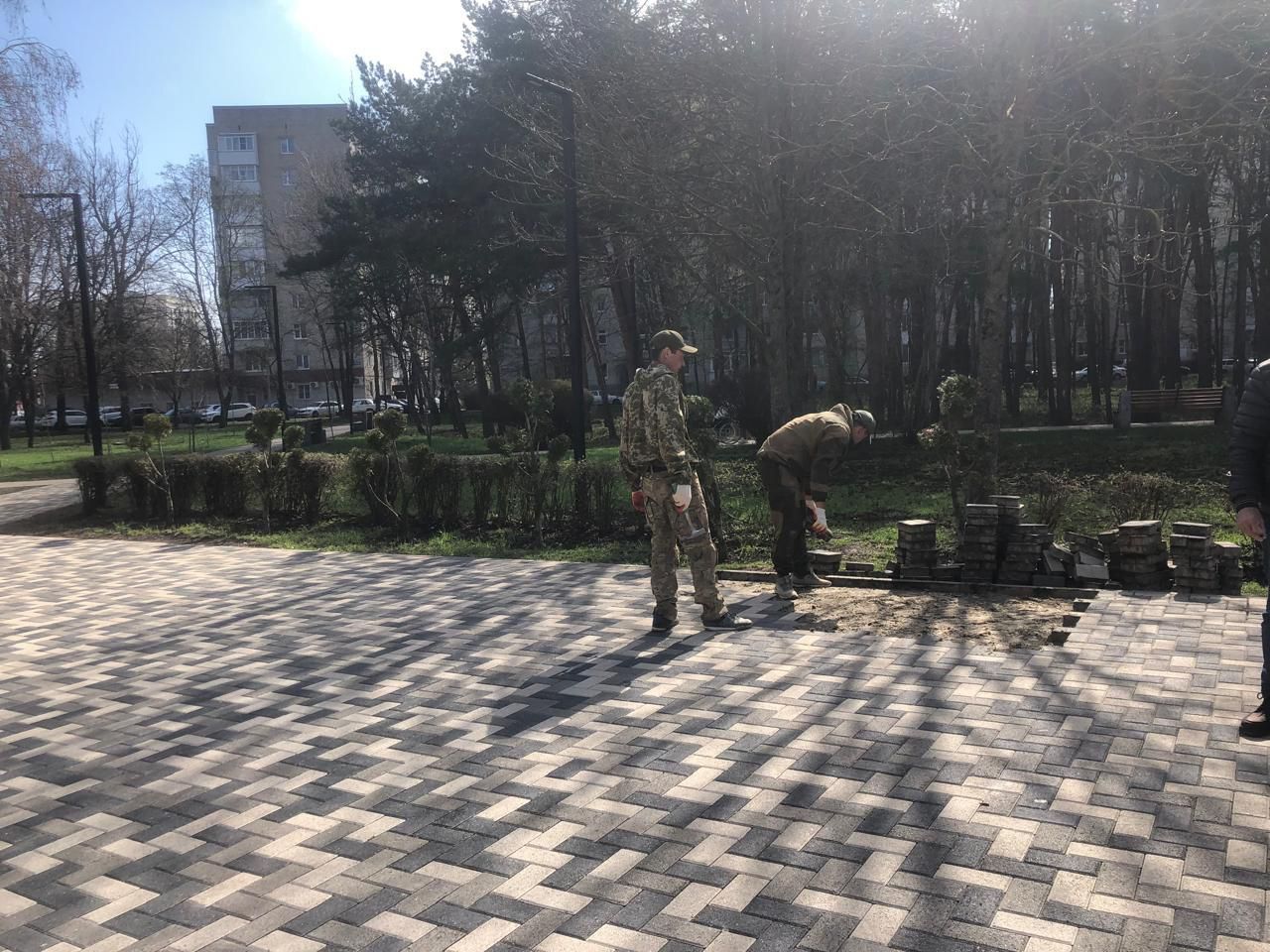 В Ставрополе началась установка панно «Поколения победителей»