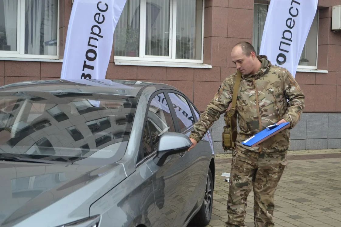 Бойцу СВО подарили машину в Ставропольском крае