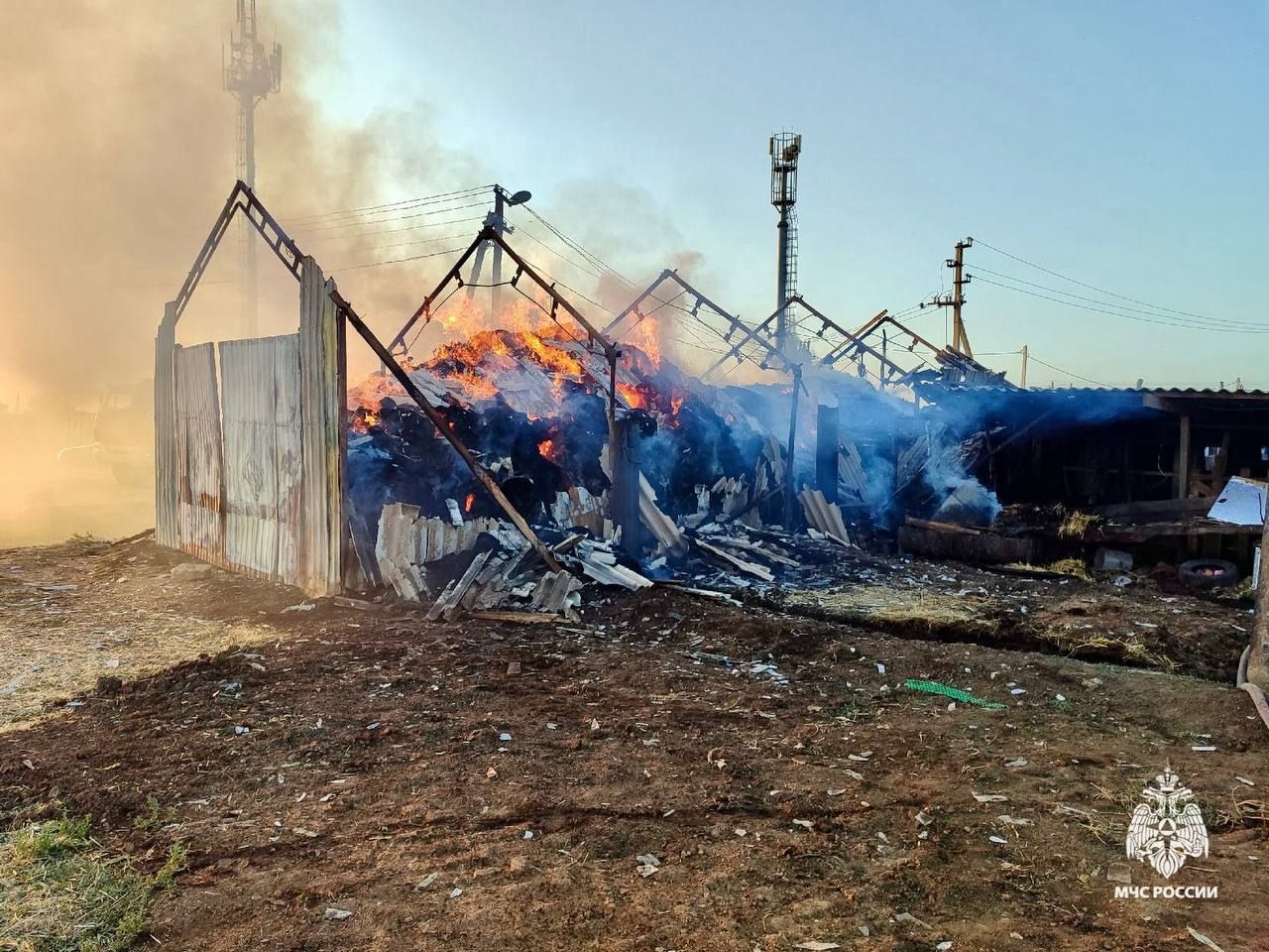 Самозагоревшееся сено стало причиной пожара в ауле на Ставрополье