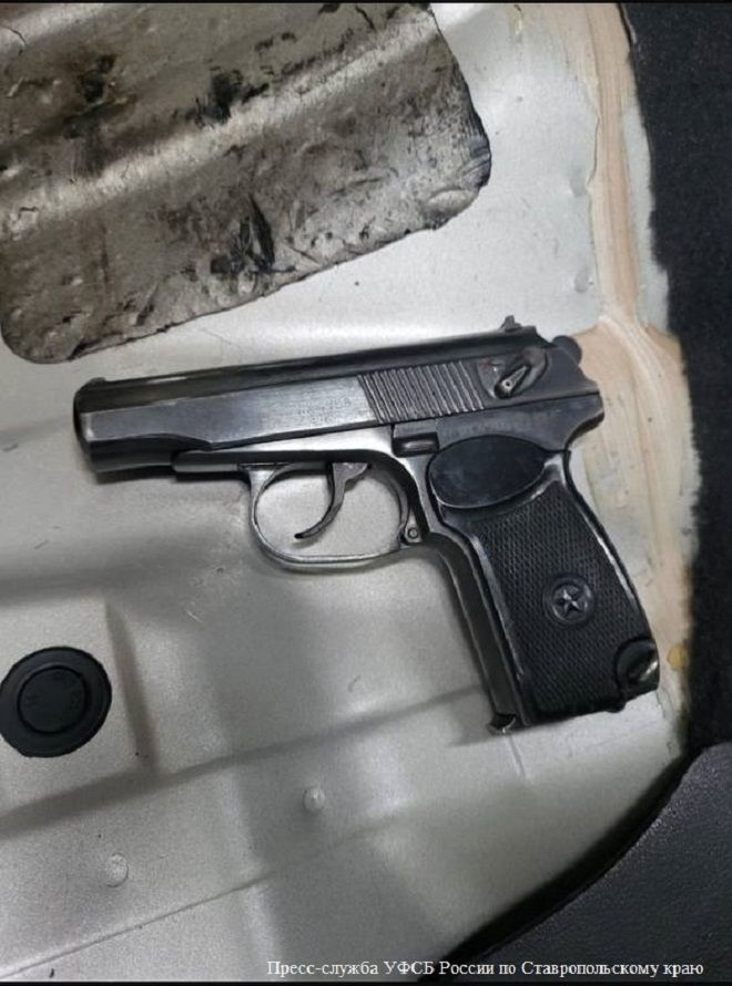 Мужчина получил условный срок за контрабанду оружия