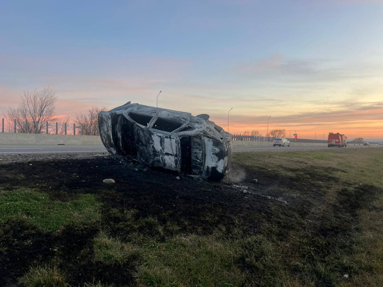 Легковушка сгорела под Ставрополем