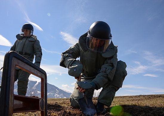 На ставропольском полигоне сапёры отрабатывают поиск и уничтожение взрывоопасных предметов На ставропольском полигоне сапёры отрабатывают поиск и уничтожение взрывоопасных предметов