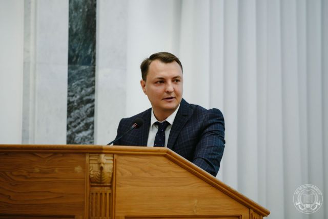 Бывший глава краевого минтуризма Александр Трухачёв будет исполнять обязанности ректора СтГАУ Бывший глава краевого минтуризма Александр Трухачёв будет исполнять обязанности ректора СтГАУ