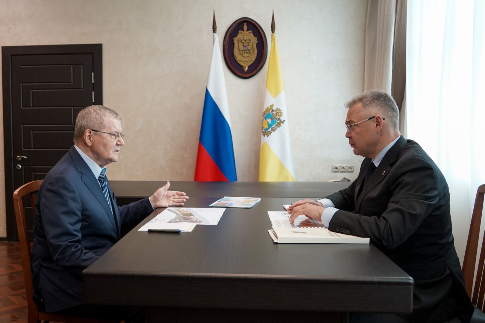Полпред президента в СКФО Юрий Чайка встретился с губернатором Ставрополья Владимиром Владимировым