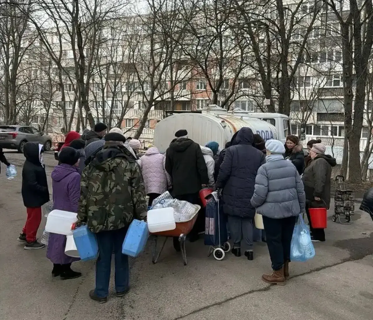 На КМВ жителям подвозят воду из-за аварии