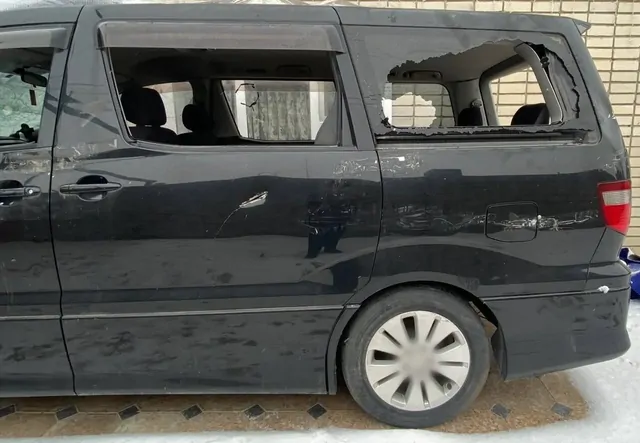 Семейная пара побила стекла в машине ставропольца из-за давнего конфликта