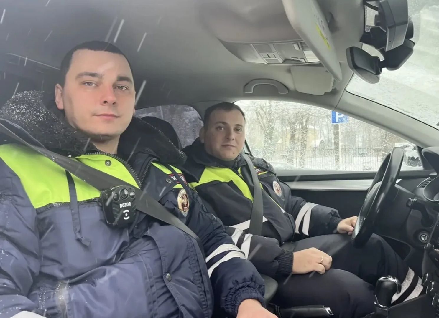 В Новоалександровске автоинспекторы помогли потерявшейся женщине вернуться домой