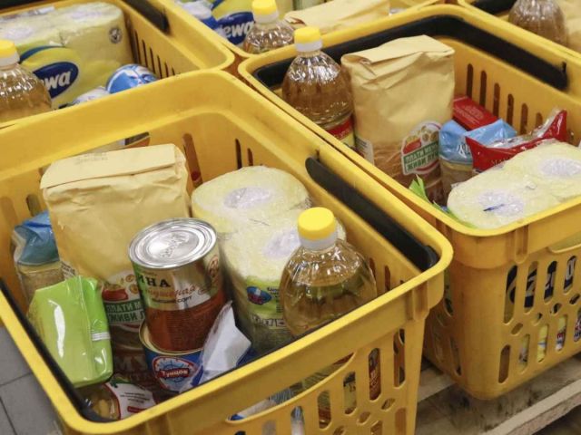 В Ставрополе почти 9 тысяч продуктовых наборов получат школьники из малообеспеченных семей В Ставрополе почти 9 тысяч продуктовых наборов получат школьники из малообеспеченных семей