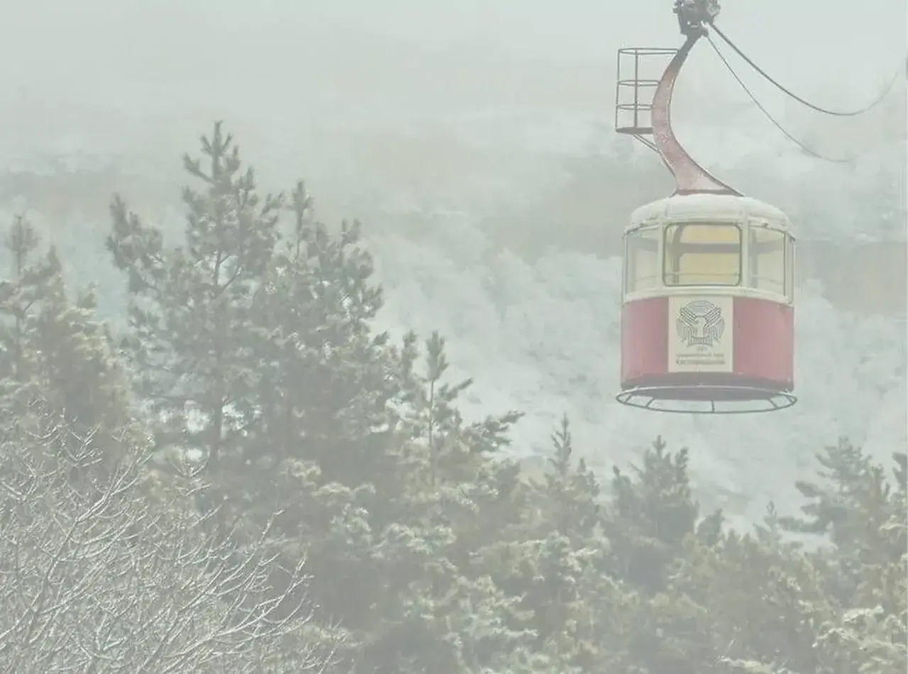 Работу канатной дороги в Кисловодске приостановили из-за ветра