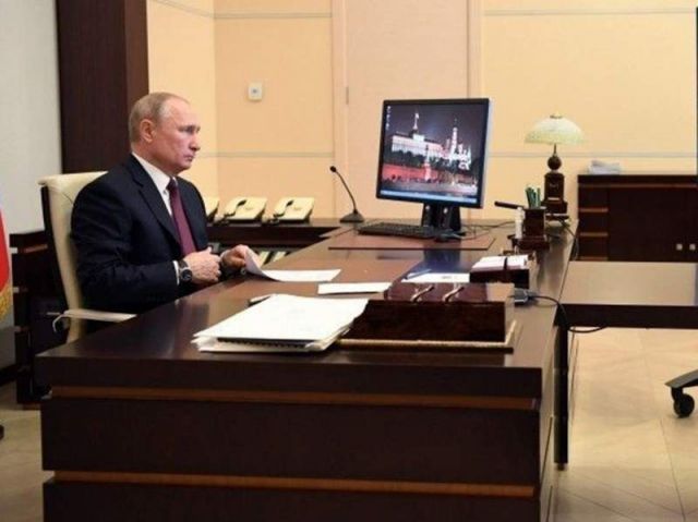Владимир Путин поручил создать базу генетических данных россиян Владимир Путин поручил создать базу генетических данных россиян