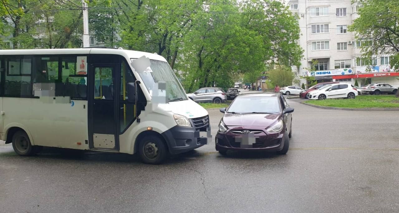 Ребенок пострадал в ДТП с маршруткой в Ставрополе