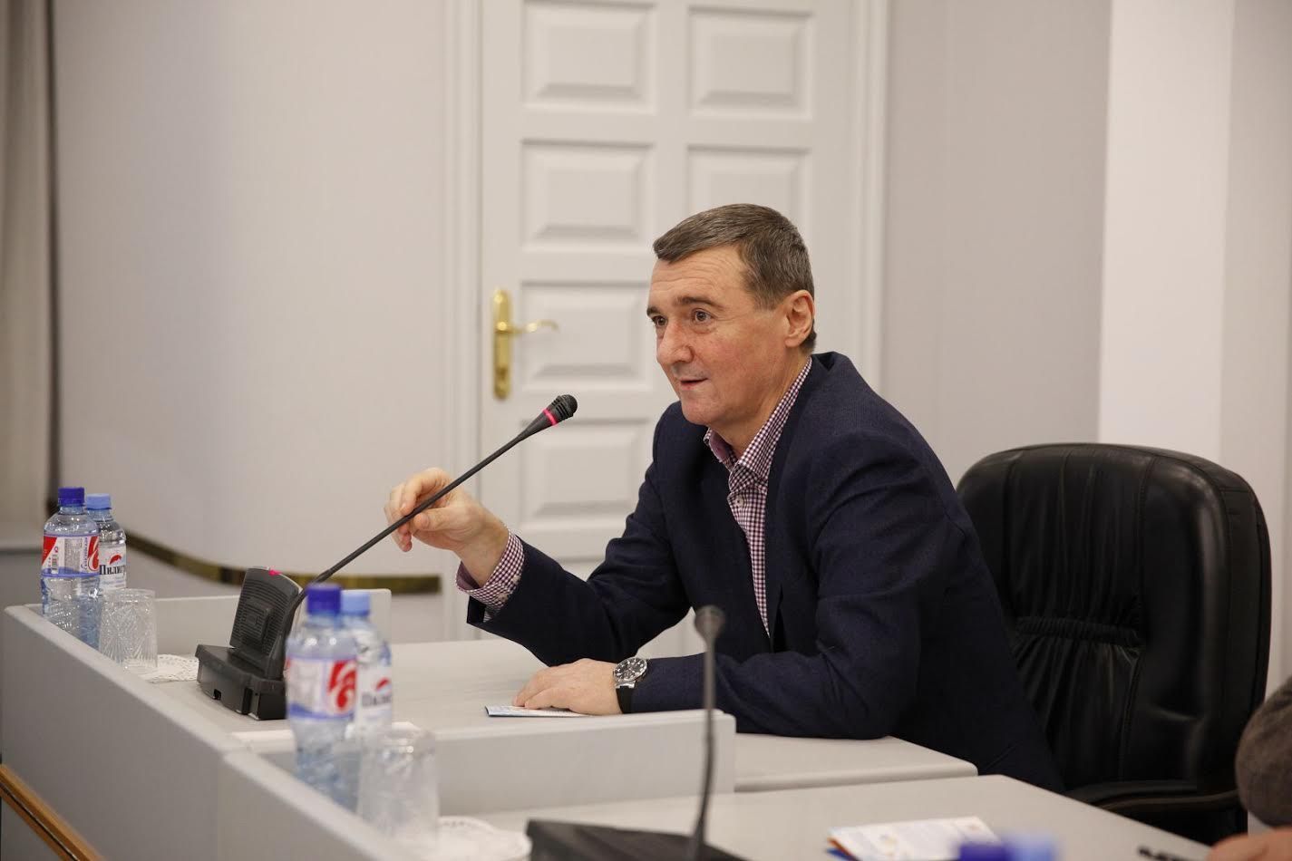 Александр Кузьмин подверг жесткой критике состояние дорог Ставрополя