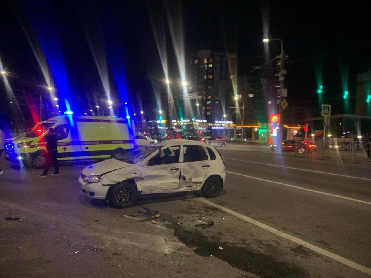 Три человека пострадали в опрокинутом авто в Ставрополе