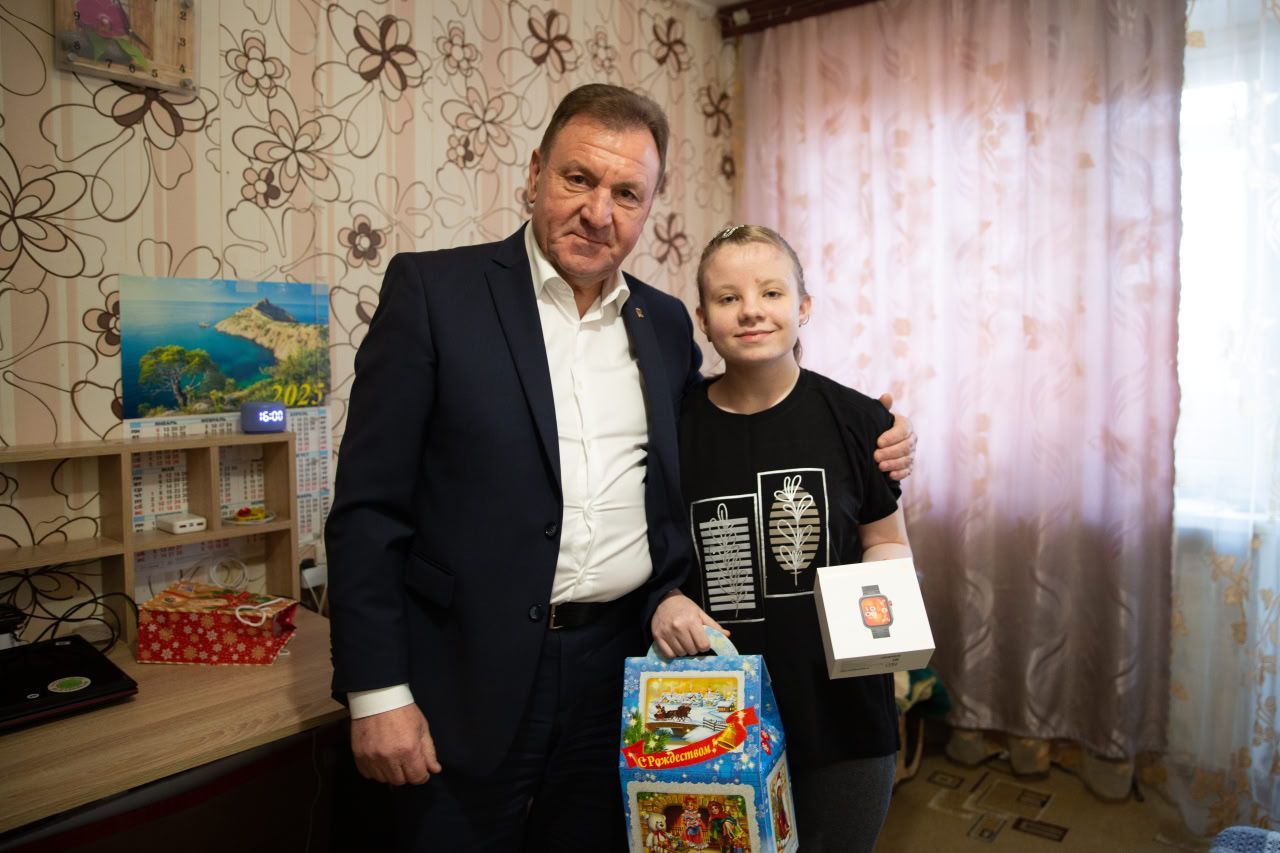 Глава Ставрополя исполнил мечты юных горожан в акции «Ёлка желаний»