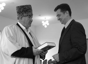 Валерий Гаевский провел встречу с председателем Духовного управления мусульман Валерий Гаевский провел встречу с председателем Духовного управления мусульман