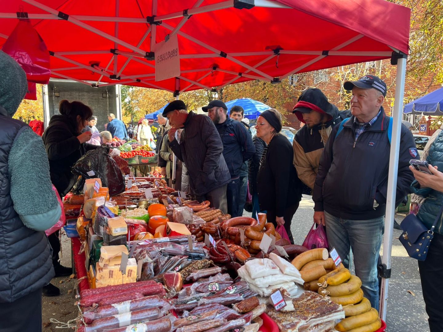 Более 10 тонн продукции продали на ярмарках в Кисловодске