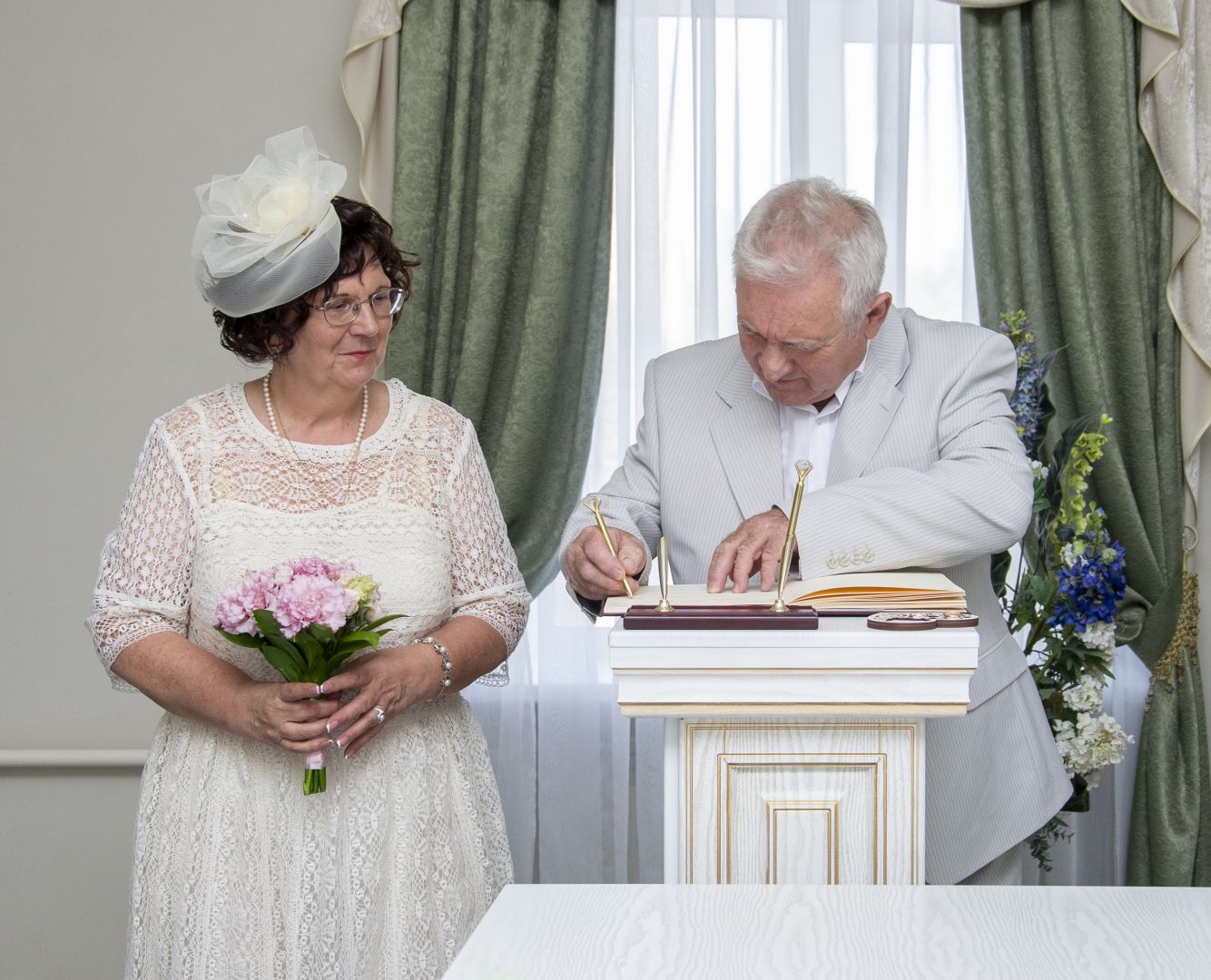 Более 500 юбиляров семейной жизни поздравили на Ставрополье за год