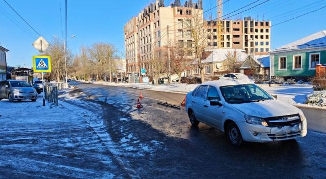 Lada сбила женщину в Ставрополе