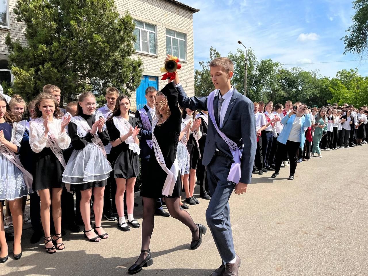 Последние звонки прозвучат в школах Ставрополья 24 мая