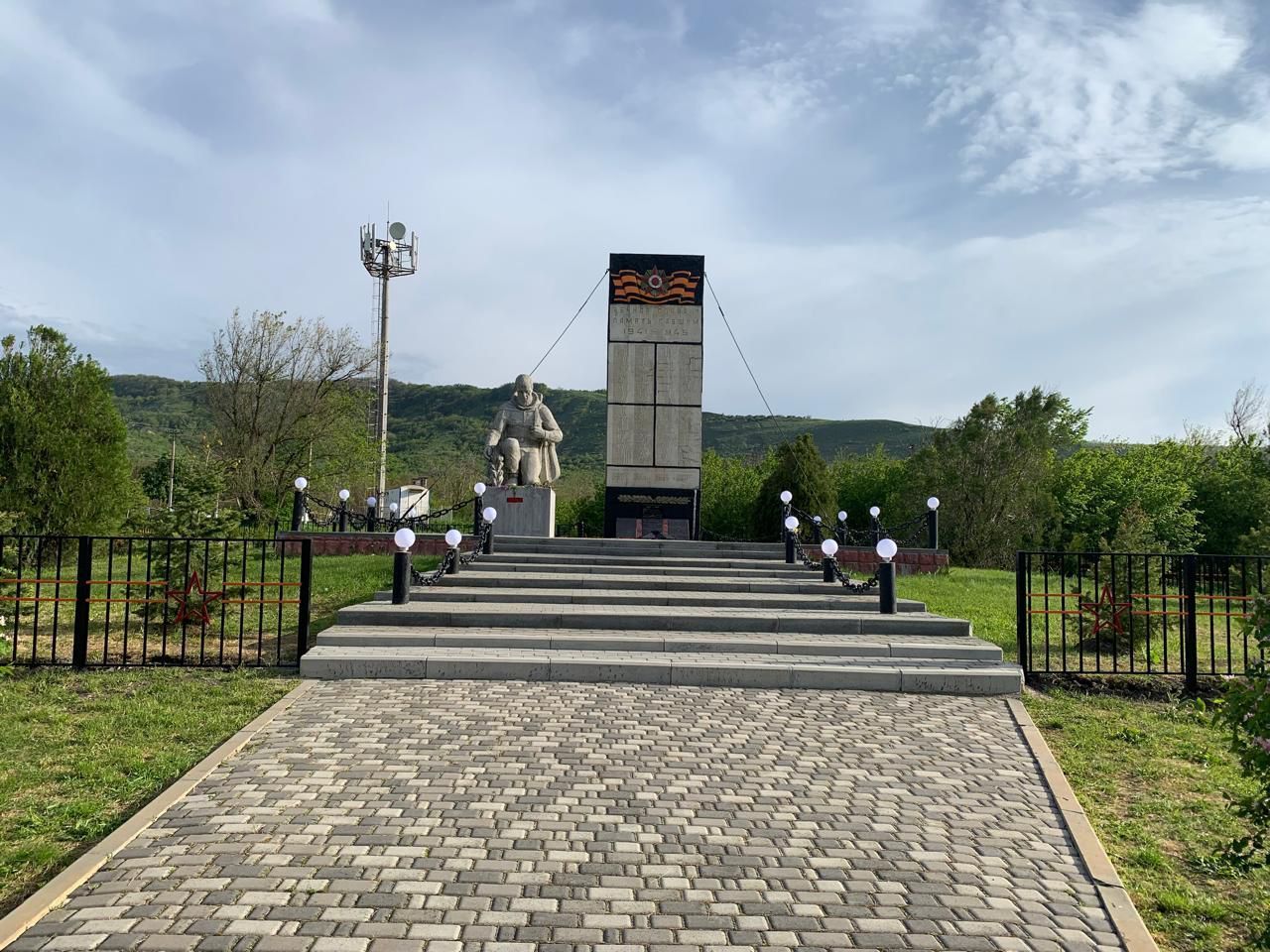 В ставропольском селе восстановили мемориал «Скорбящий солдат» за 1,3 млн рублей