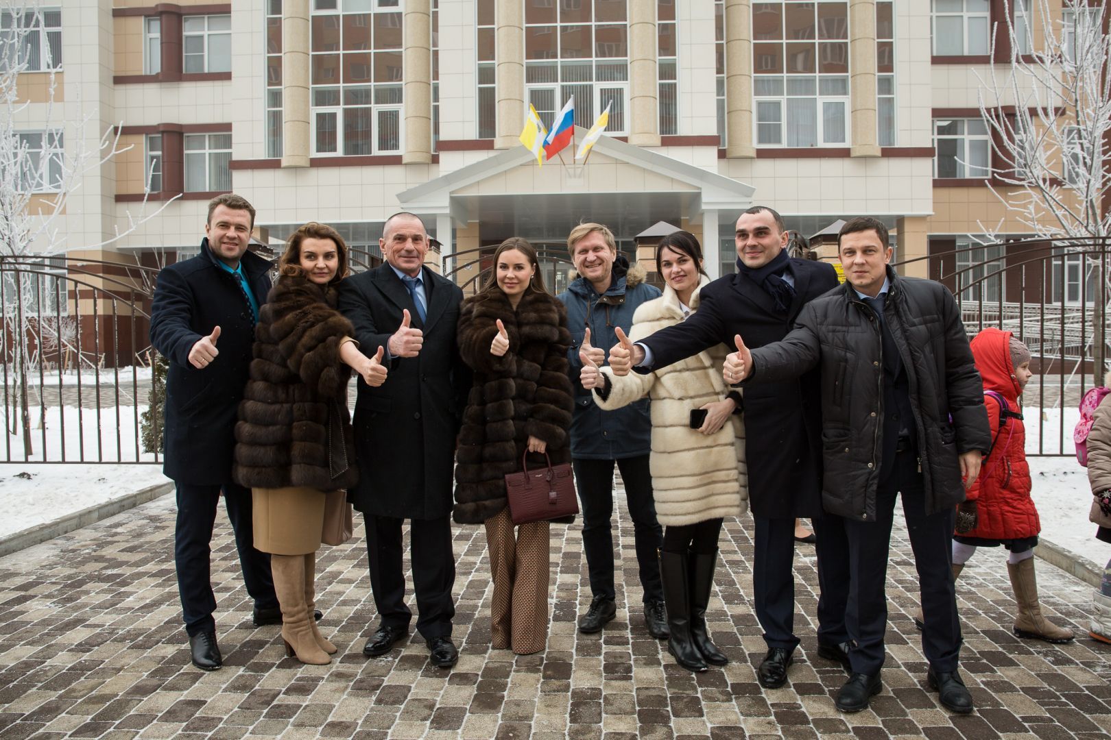 Школу № 45 в микрорайоне «Перспективный» посетили «Уральские пельмени»