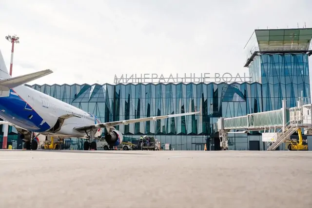 Массовые задержки и отмены авиарейсов наблюдаются в аэропорту Минеральных Вод