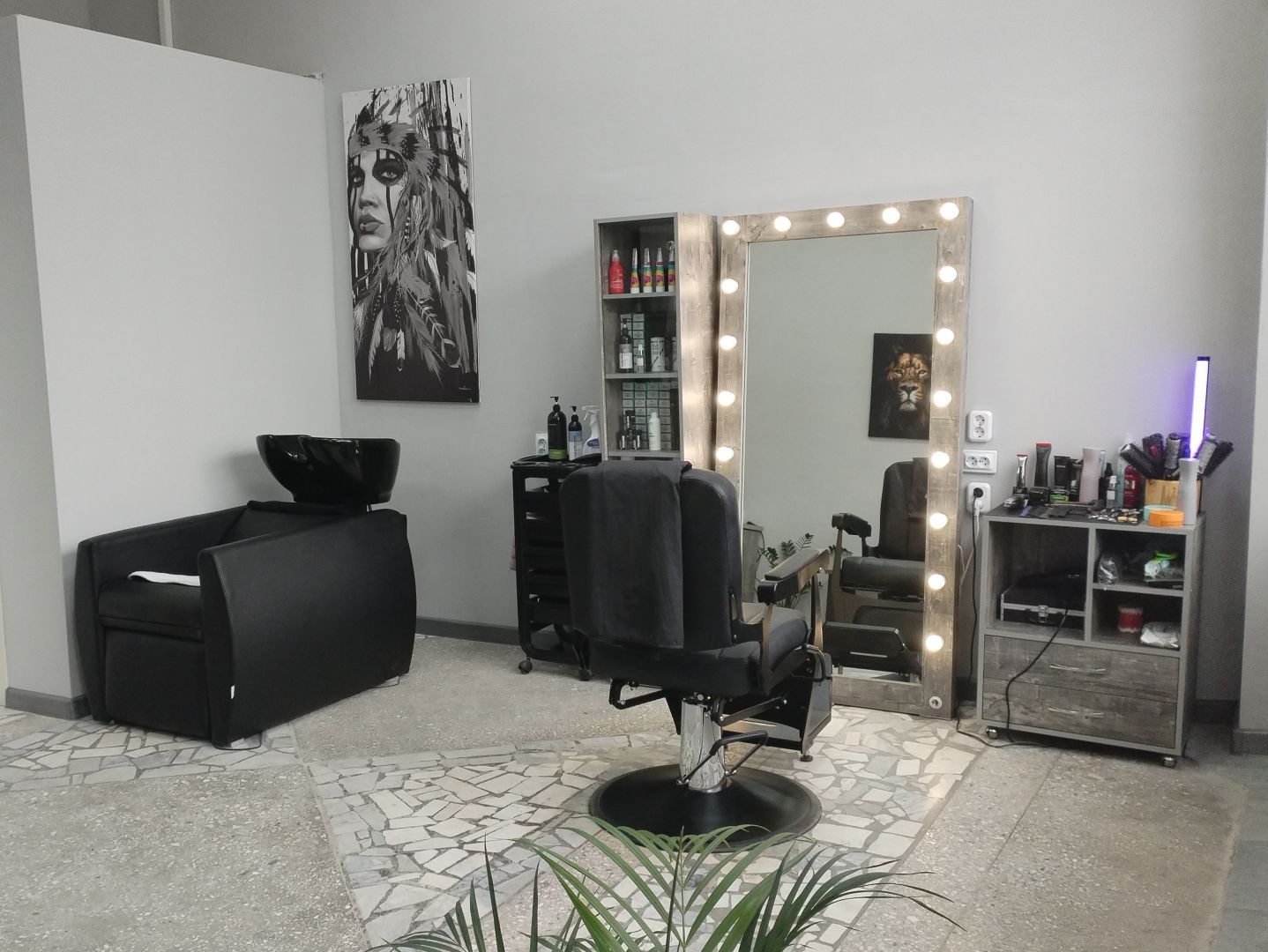 Жительница Ипатова открыла парикмахерскую по соцконтракту