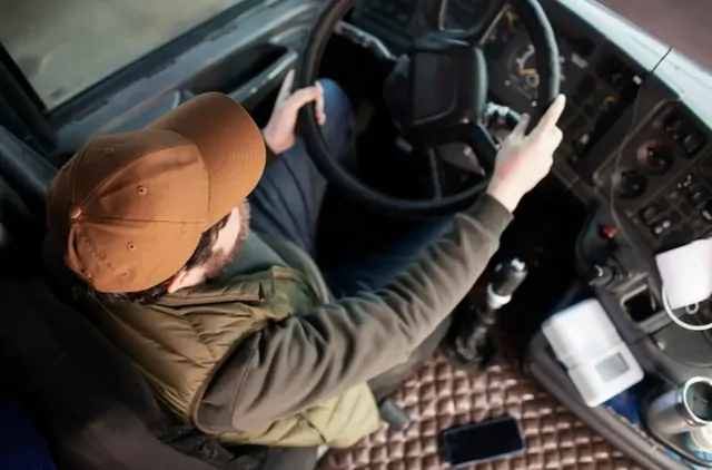 Ставропольский дальнобойщик заплатил алименты ради заграничных рейсов