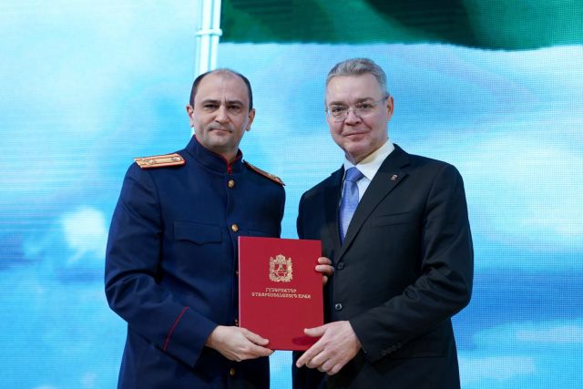 Владимиров наградил лучших следователей Ставрополья в честь 15-летия СК