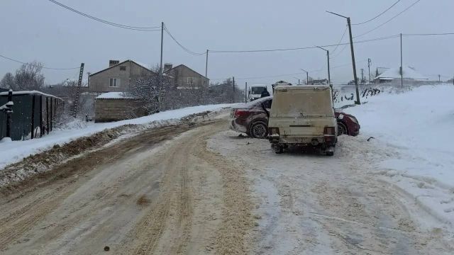 Машину занесло во встречную легковушку в Светлограде