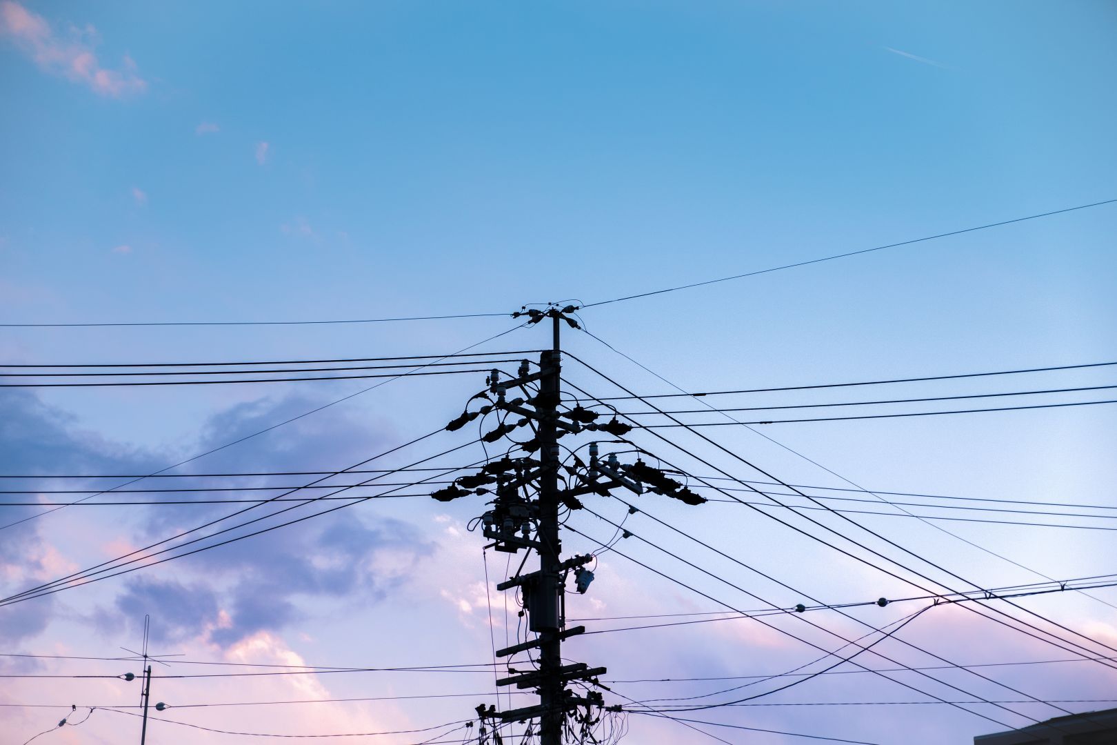 Электричество отключат сегодня в 19 населенных пунктах Ставрополья