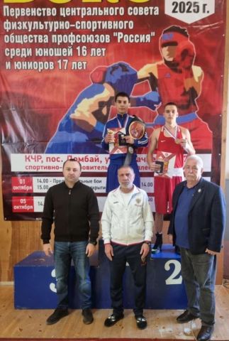 Ставропольский боксер завоевал серебро на турнире в КЧР