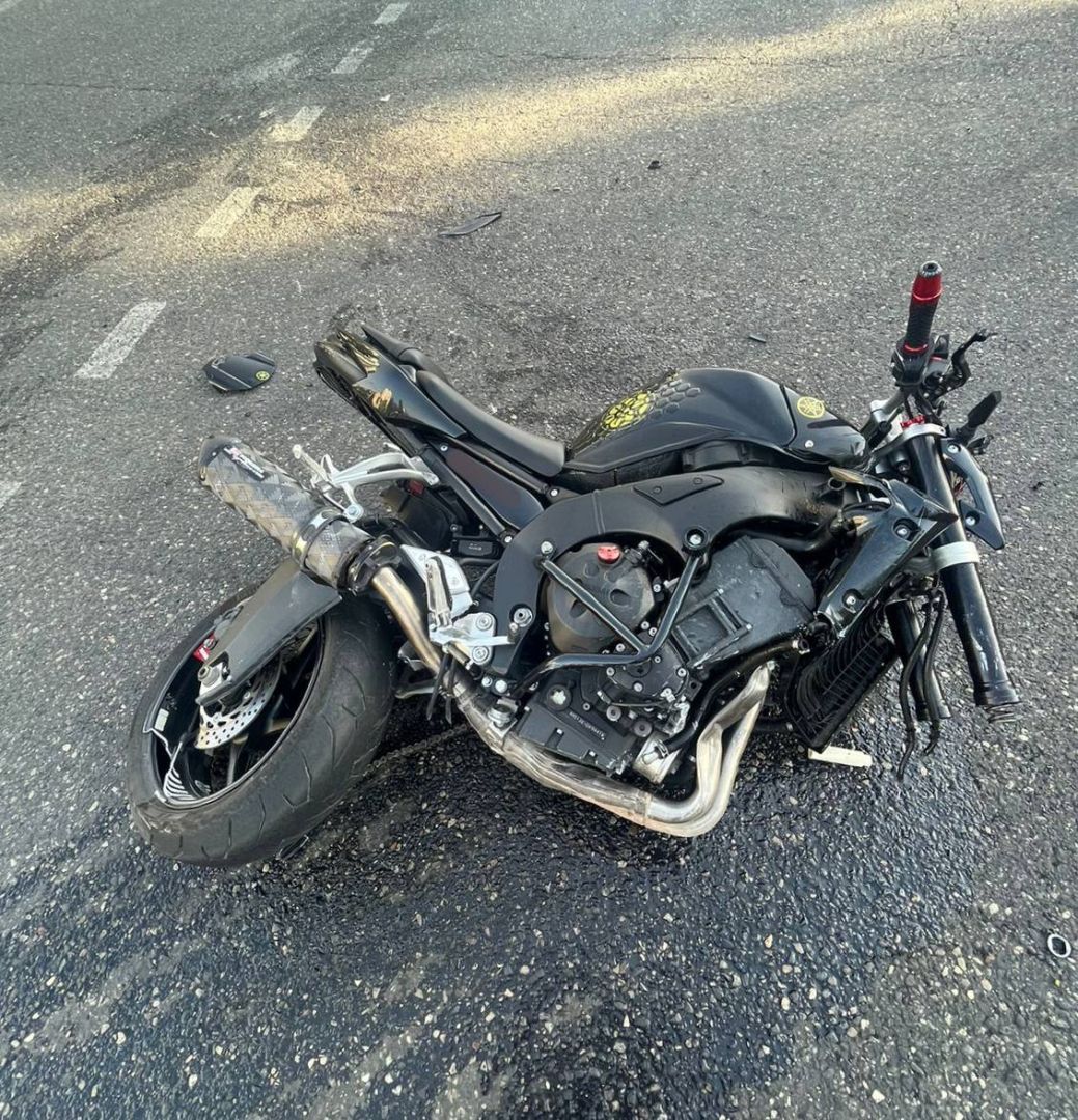 59-летний мотоциклист попал в больницу после столкновения с автобусом в Пятигорске