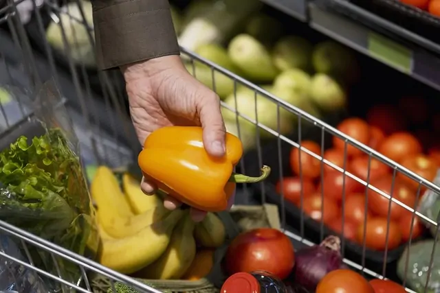 Минимальная продуктовая корзина на Ставрополье подорожала до 7744 рублей