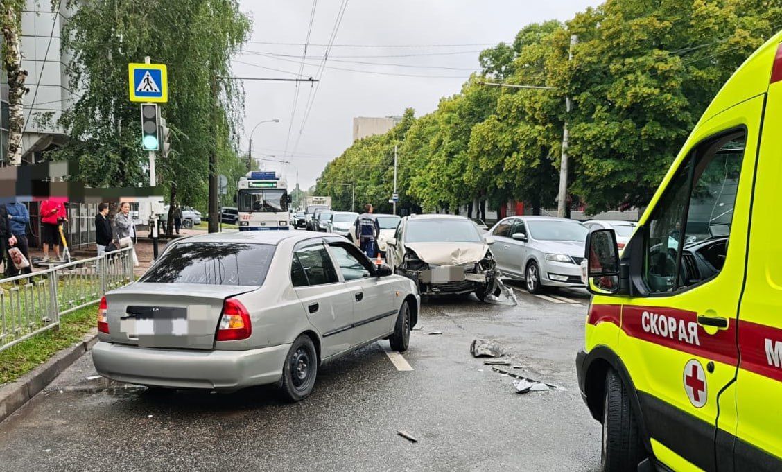 Два человека пострадали в аварии на юге Ставрополя