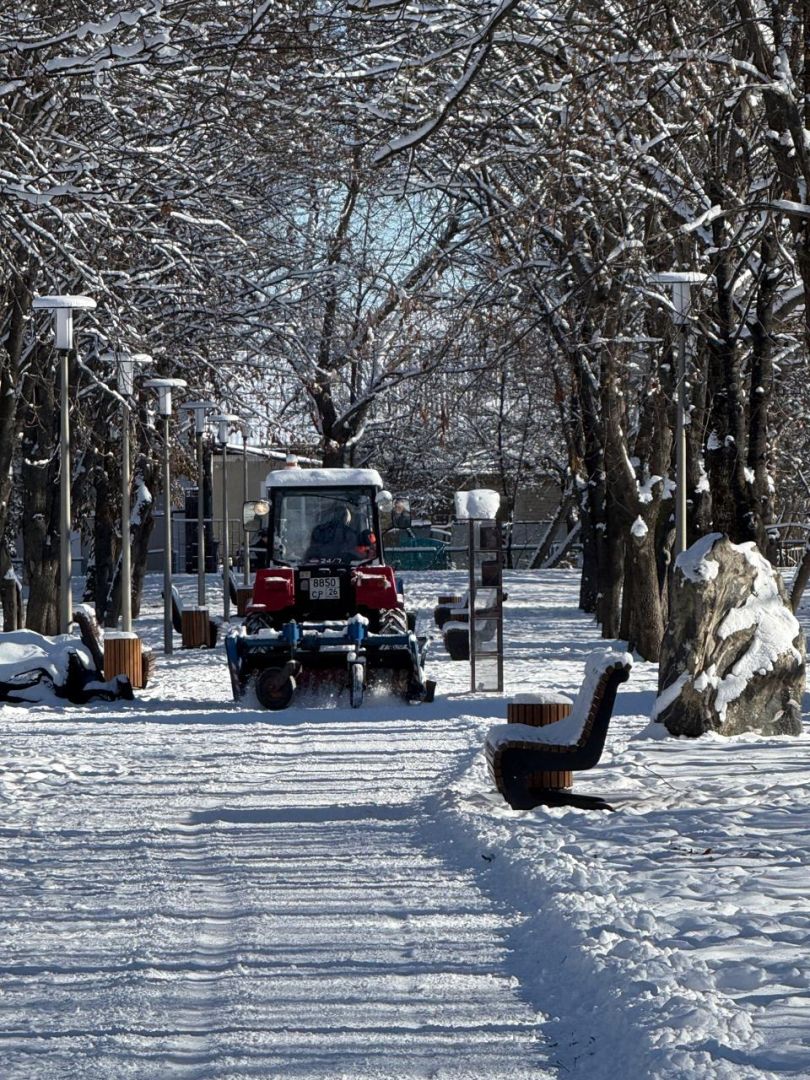 Благодаря новой спецтехнике в Предгорье оперативно обработали 43 проблемных участка от гололеда