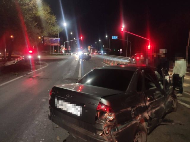 Двое юношей пострадали при столкновении легковушек в Минераловодском округе