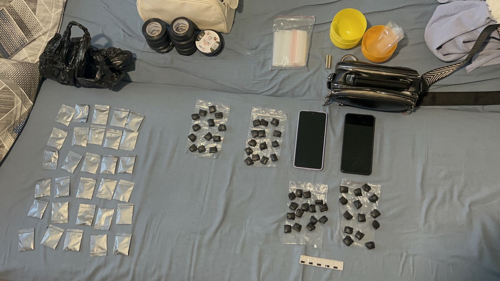 Мать и дочь отправятся на скамью подсудимых за распространение наркотиков