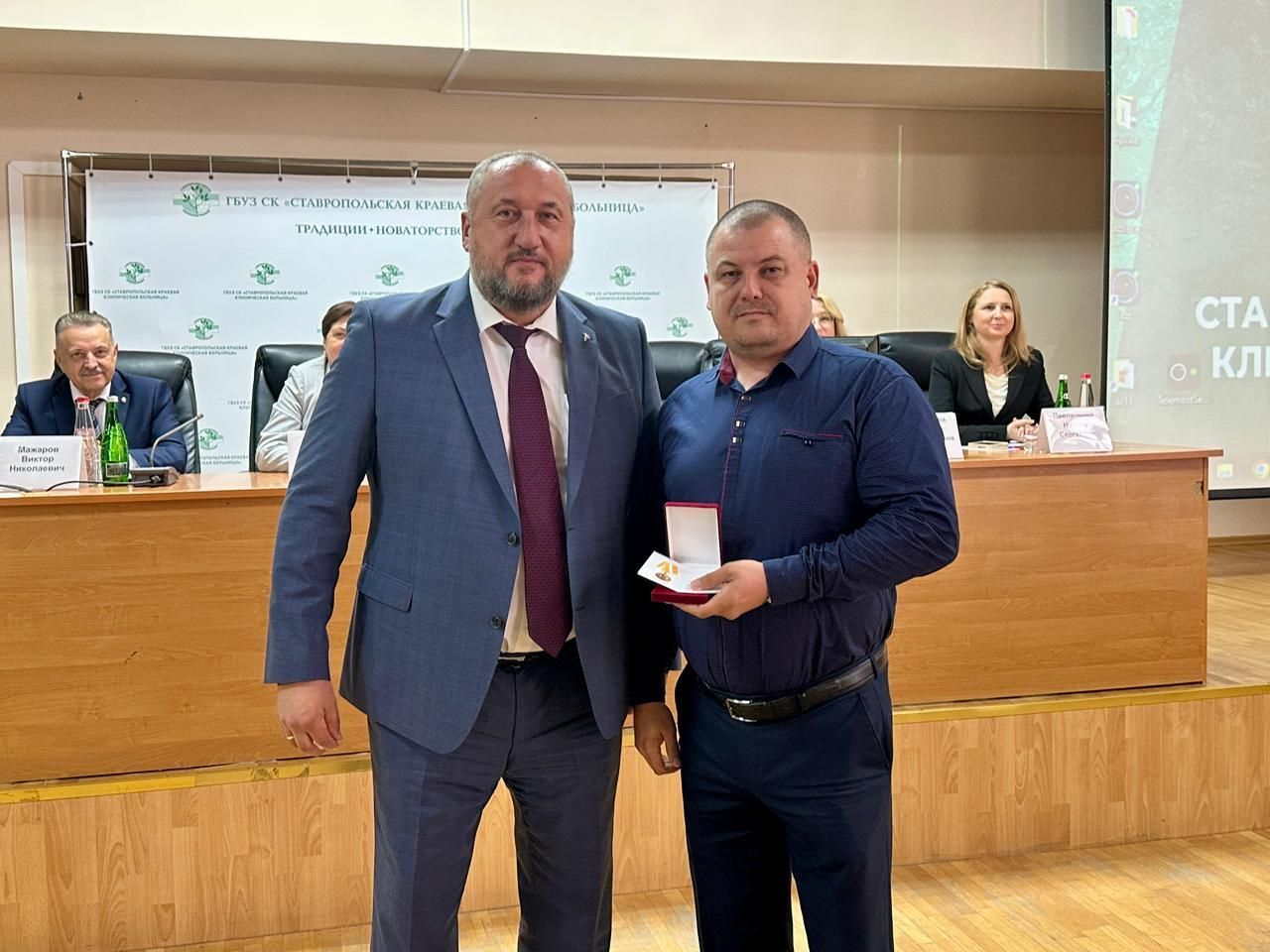 На Ставрополье медиков наградили за спасение людей при утечке газа