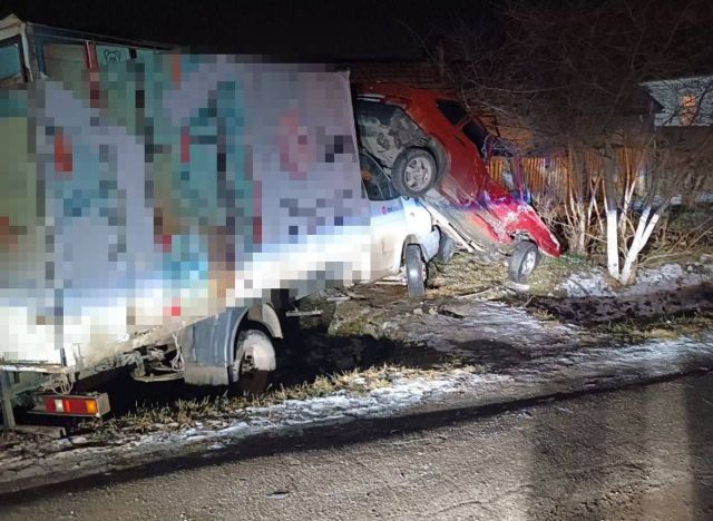 В Минводах 3 подростков попали в ДТП