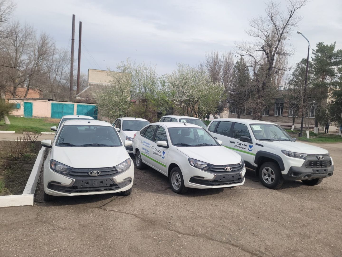 Санитарный автопарк районной больницы пополнился на 14 машин стоимостью 23,8 млн рублей