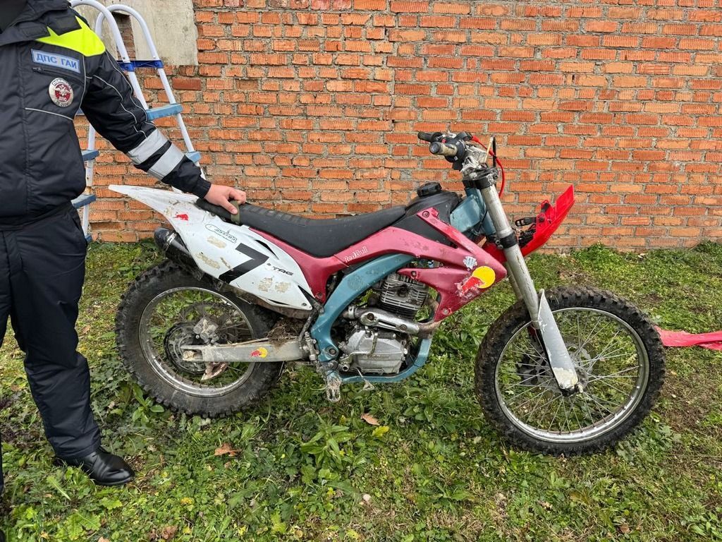 Мотоциклист получил открытые переломы при опрокидывании транспорта в Минераловодском округе