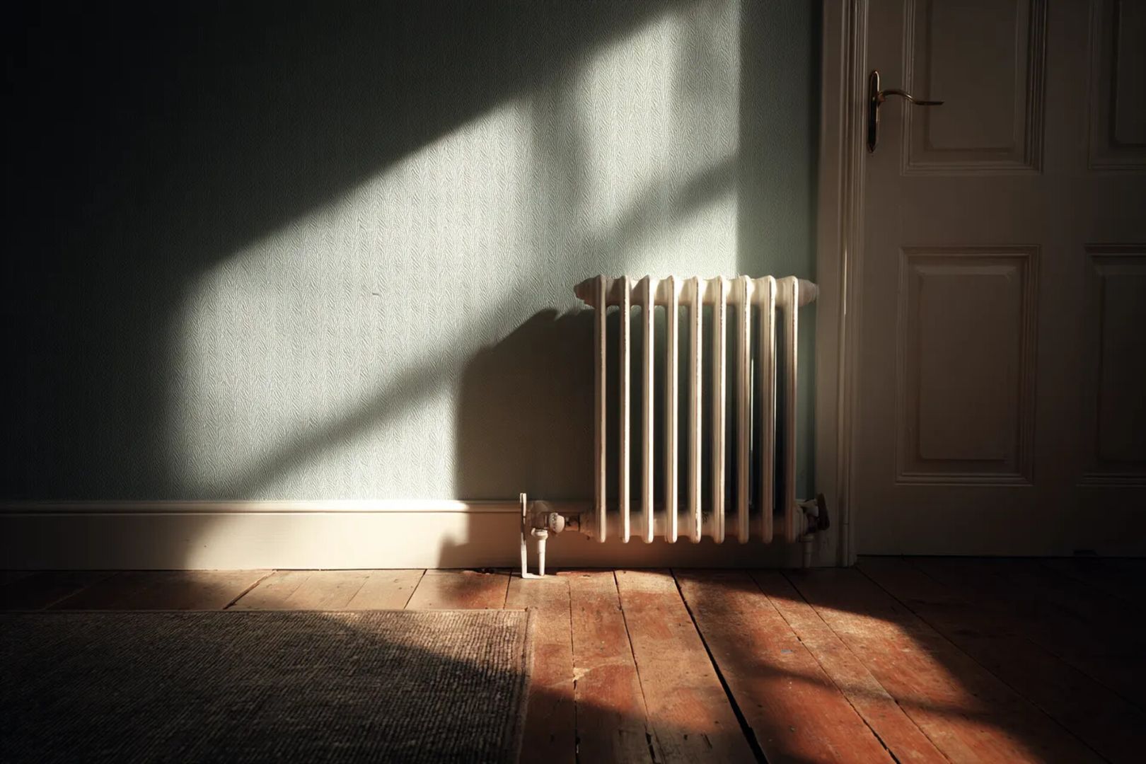 Тёплая квартира без перегрева: 5 настроек батарей и окон