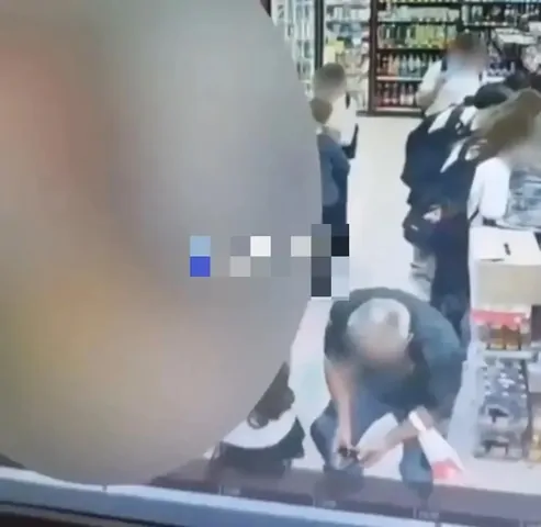 На Ставрополье задержали извращенца, сфотографировавшего школьницу под юбкой