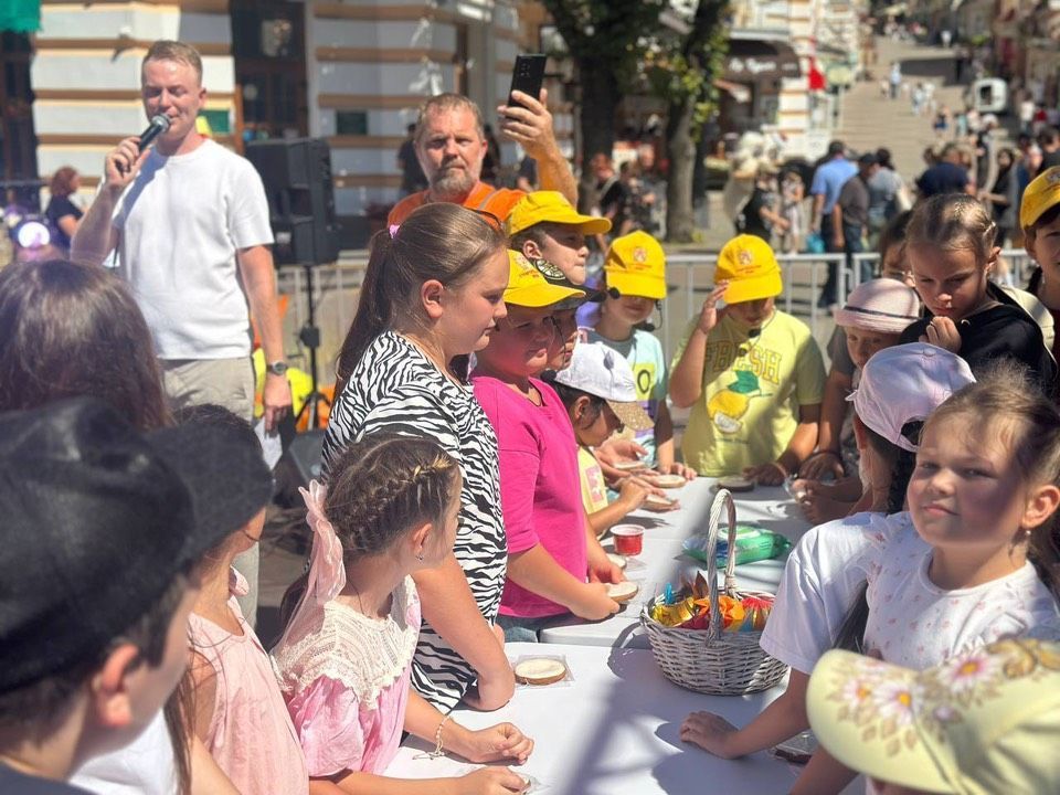 Дети приготовили 5 тыс. сладостей на кисловодском фестивале