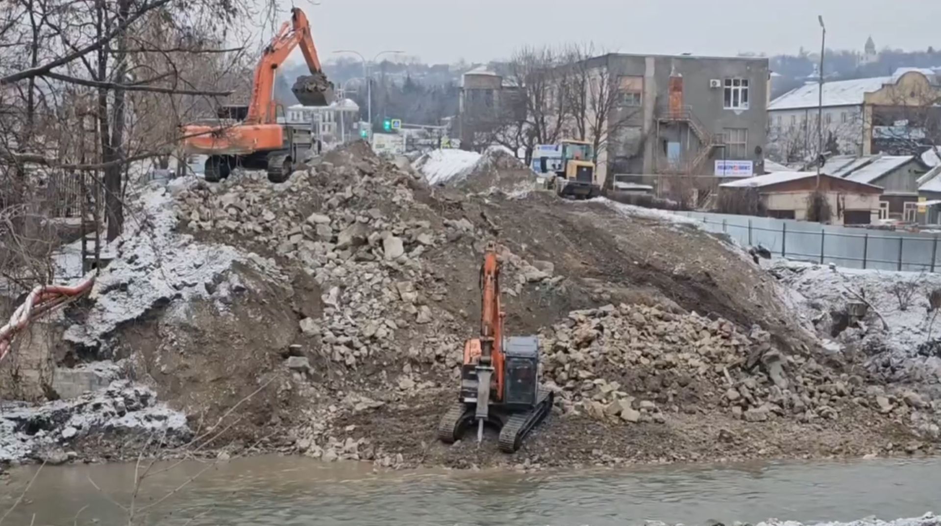 В Пятигорске началась реконструкция аварийного моста через реку Подкумок