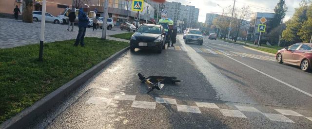 В Ставрополе машина сбила школьника на электросамокате