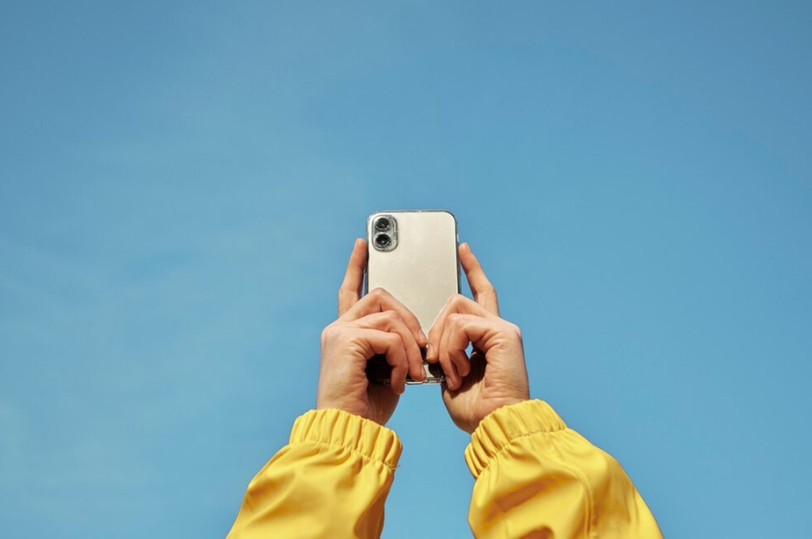 В Билайне рассказали, как правильно пользоваться смартфоном в жару